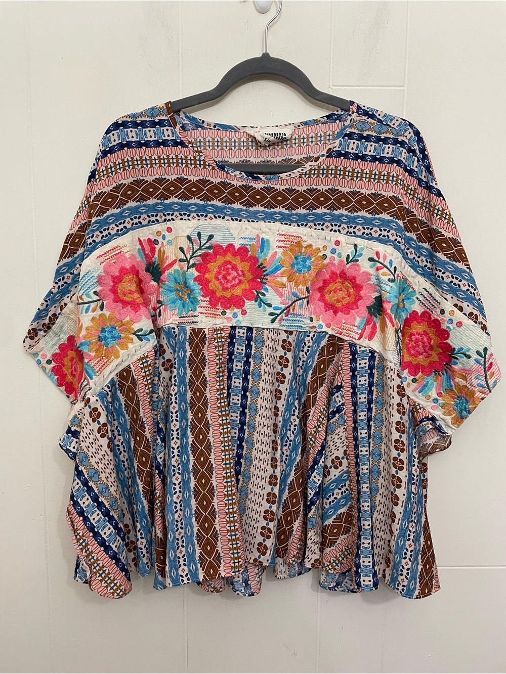 Savanna Jane Floral Embroidered Boho Top Size S/M Colorful Kimono Sleeve Flowy